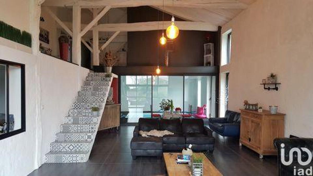 Дом с 5 спальнями в Сент, Франция № 28463