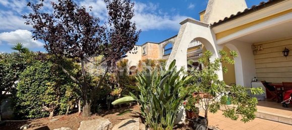 4 bedrooms Villa in Bisceglie, Italy No. 287200 3