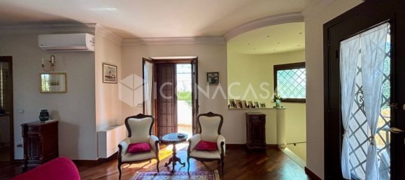 4 bedrooms Villa in Bisceglie, Italy No. 287200 7