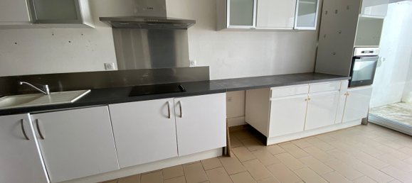 Дом с 5 комнатами в Сен-Кантен, Франция № 364095 3