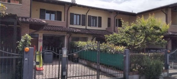 4 rooms Apartment in Fabbrico, Italy No. 95137 2