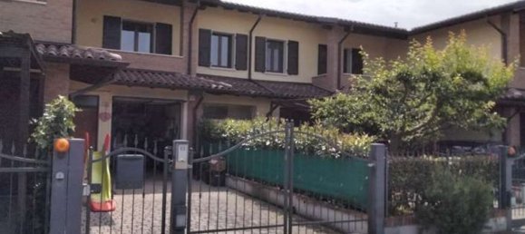 4 rooms Apartment in Fabbrico, Italy No. 95137 3