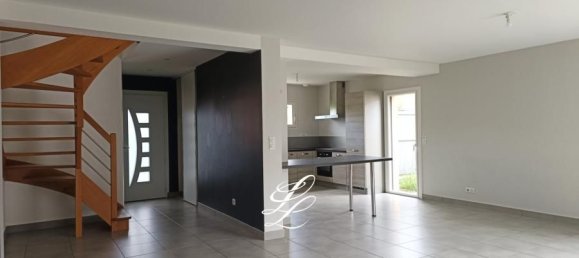 4 bedrooms House in Le Mans, France No. 290432 2