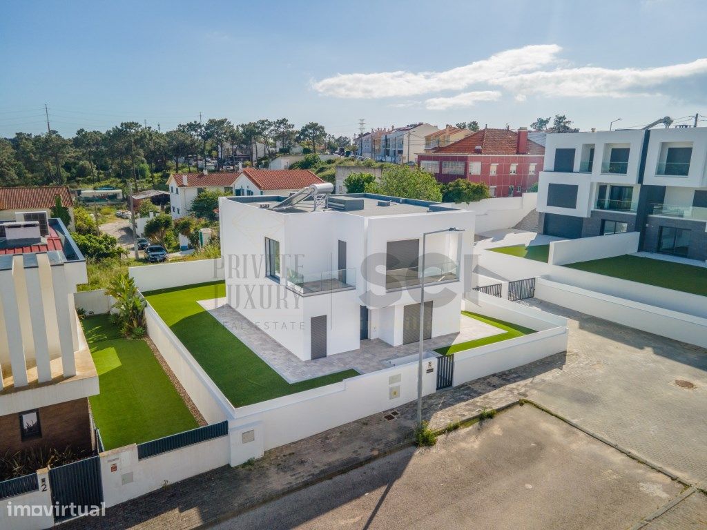 4 bedrooms House in Corroios, Portugal No. 100685