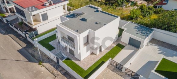 4 bedrooms House in Corroios, Portugal No. 100685 4