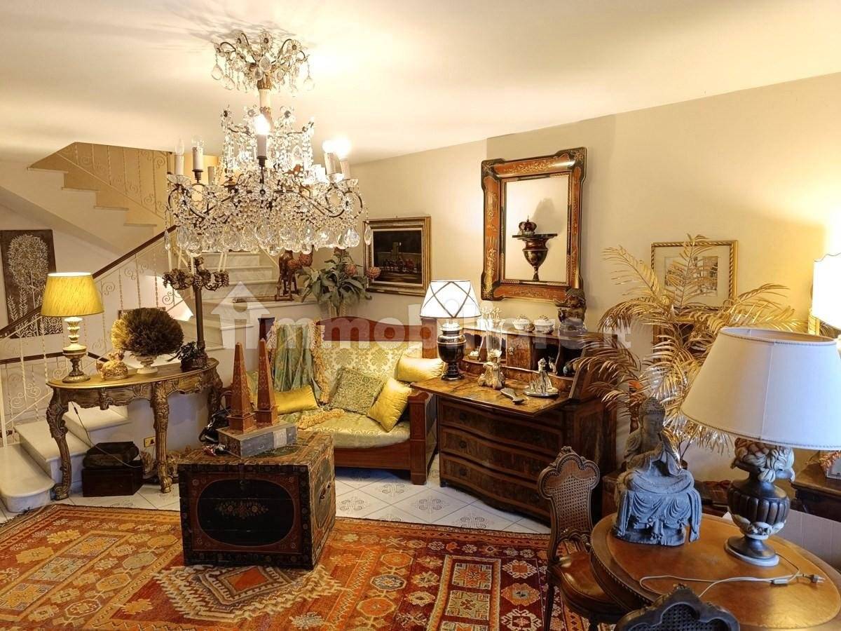 3 bedrooms House in Carrara, Italy No. 48107