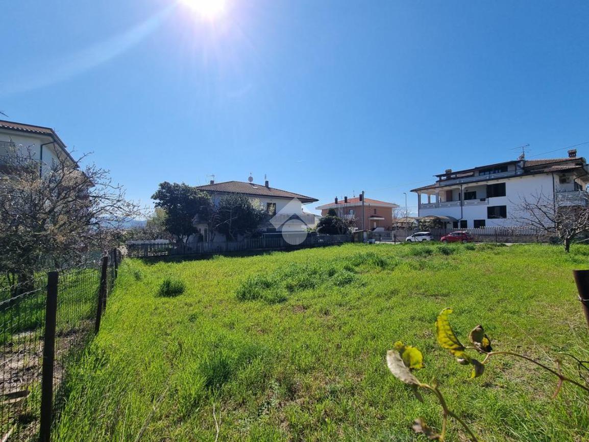 Terreno en Notaresco, Italy 580 m² No. 14801