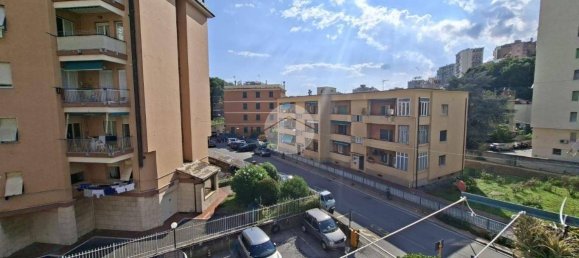 2 bedrooms Apartment in Genoa, Italy No. 262321 2