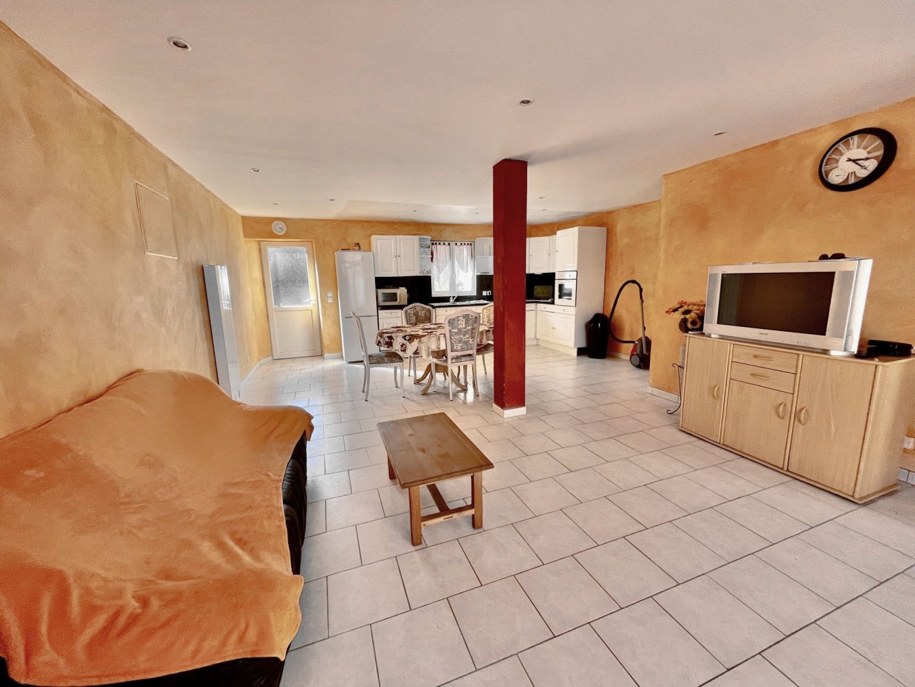 Дом с 3 спальнями в Бонни-сюр-Луара, Франция № 105015