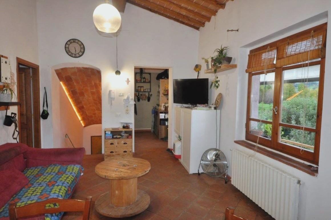 3 rooms Apartment in Terranuova Bracciolini, Italy No. 175033