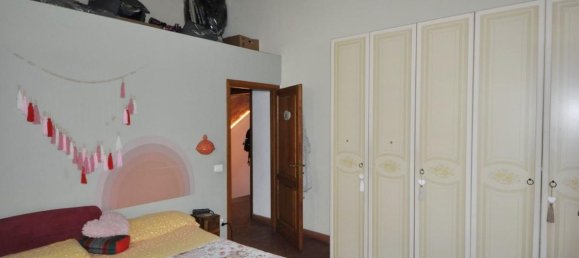 3 rooms Apartment in Terranuova Bracciolini, Italy No. 175033 8