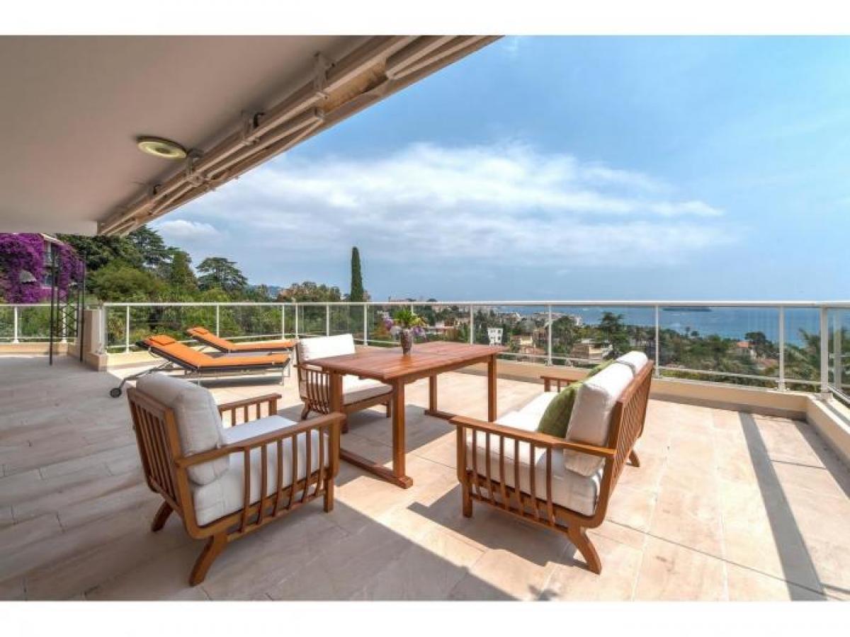 3 bedrooms Apartment in Cannes, France No. 2692