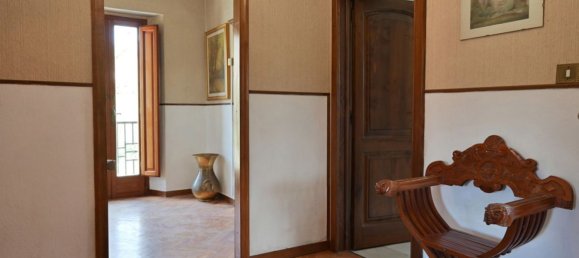 6 rooms House in Piazza al Serchio, Italy No. 118462 27