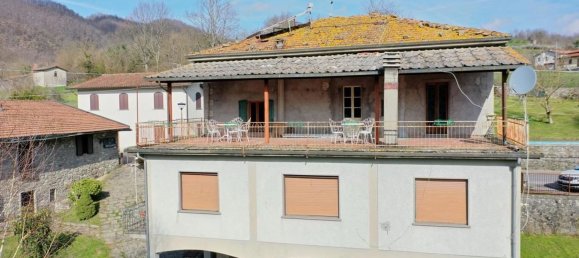 6 rooms House in Piazza al Serchio, Italy No. 118462 8