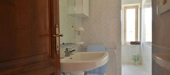 6 rooms House in Piazza al Serchio, Italy No. 118462 22