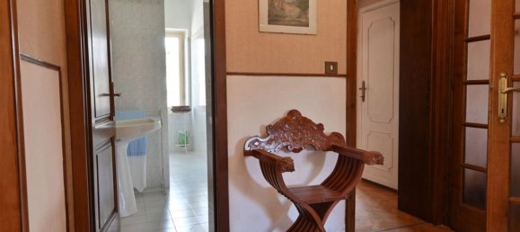 6 rooms House in Piazza al Serchio, Italy No. 118462 23