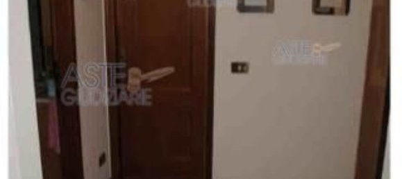 5 rooms Apartment in Lucca, Italy No. 197035 11