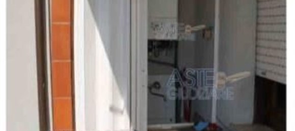 5 rooms Apartment in Lucca, Italy No. 197035 6