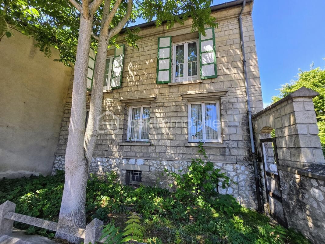 Casa de 6 habitaciónes en L'Isle-Adam, France No. 318671