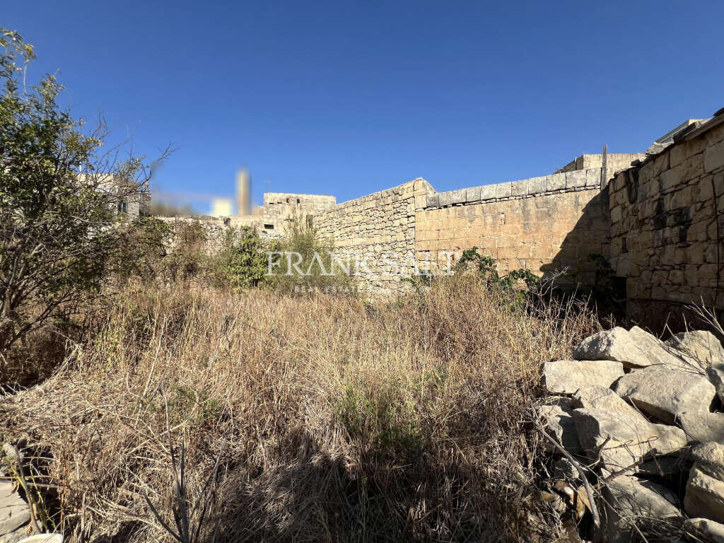 Haus in Qormi, Malta 900m², Nr. 1976