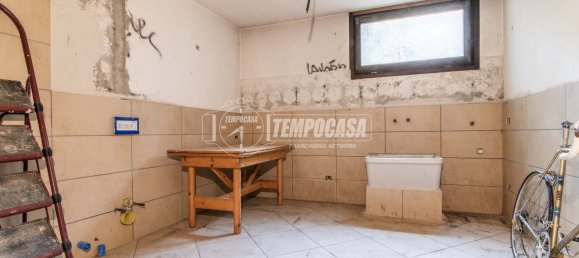 5 rooms Villa in Mozzate, Italy No. 258125 2