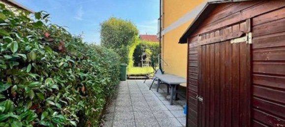 3 rooms Apartment in Bregnano, Italy No. 333692 2
