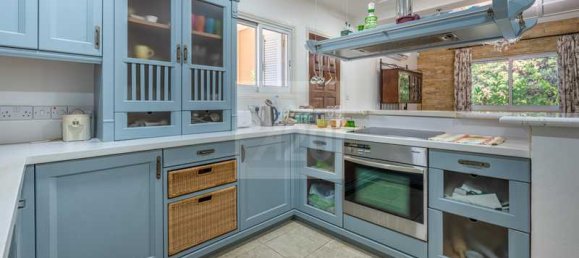 3 bedrooms Villa in Polis, Cyprus No. 13558 6