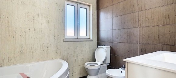 Casa de 3 dormitorios en Almada, Portugal No. 59340 15