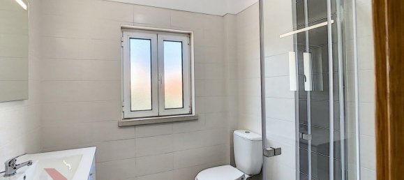 Casa de 3 dormitorios en Almada, Portugal No. 59340 21