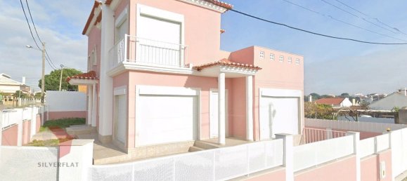 Casa de 3 dormitorios en Almada, Portugal No. 59340 2