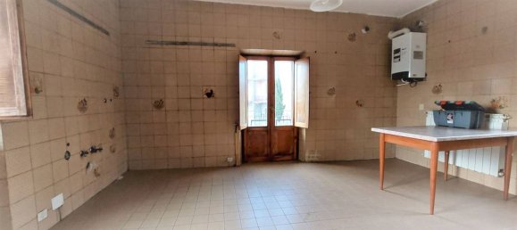 6 rooms Apartment in Arcidosso, Italy No. 88664 3