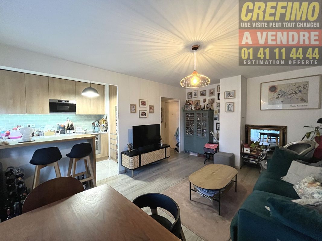 2 chambres Appartement à Clichy, France No. 163815