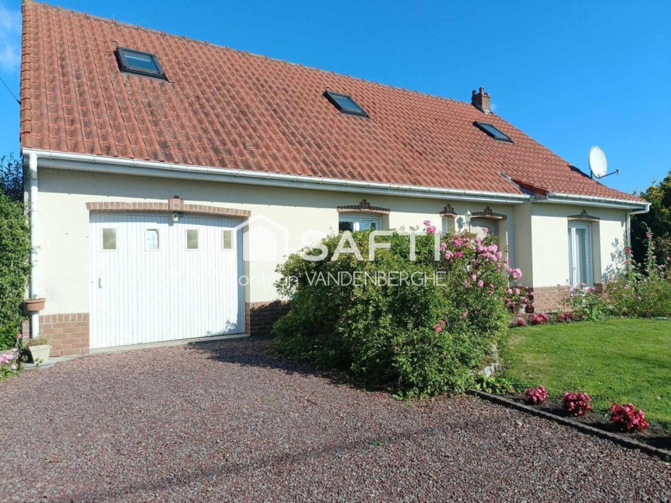 Вилла с 4 спальнями в Раденган, Франция № 74994