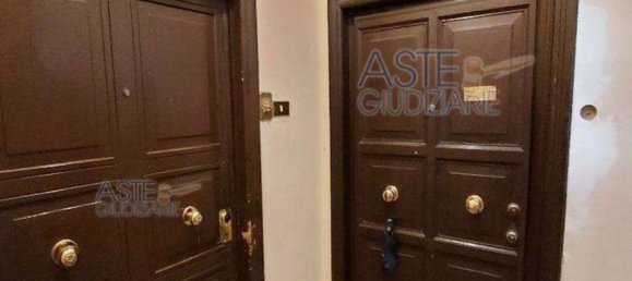 5 rooms Apartment in Rome, Italy No. 205920 7
