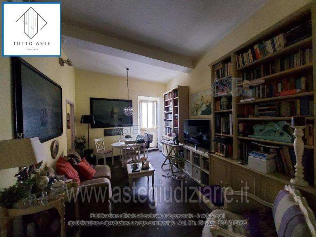 5 rooms Apartment in Rome, Italy No. 205920