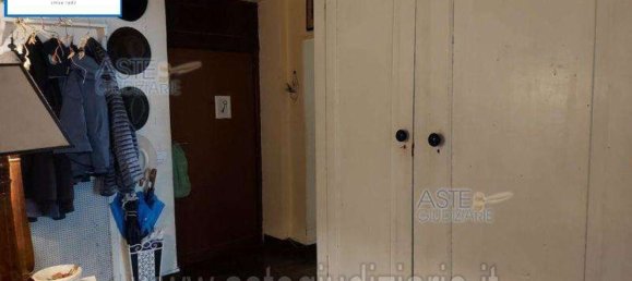 5 rooms Apartment in Rome, Italy No. 205920 9