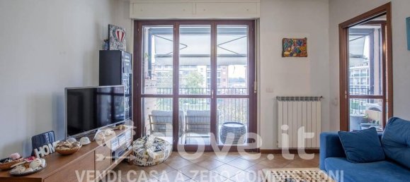 3 rooms Apartment in Rozzano, Italy No. 26568 3