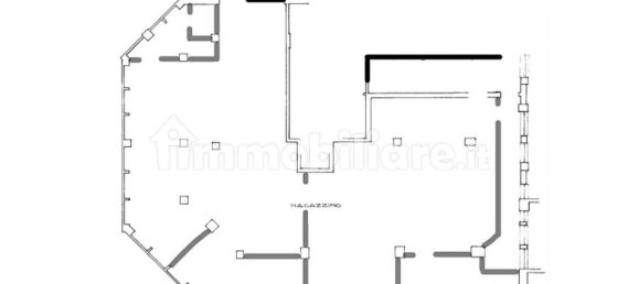 283m² Commercial property in Biella, Italy No. 315111 17