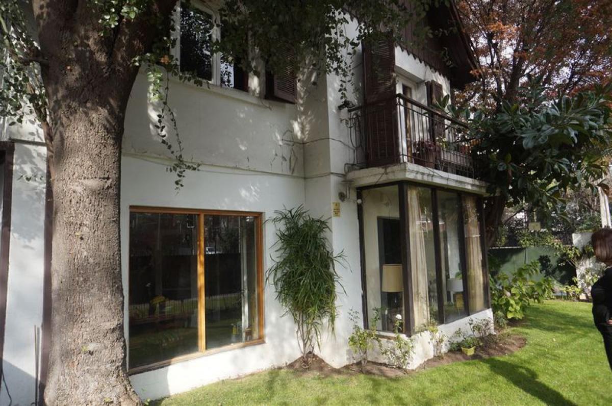 6 bedrooms House in Santiago, Chile No. 2044