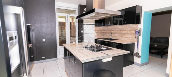 6 bedrooms House in Saulnes, France No. 70727 3