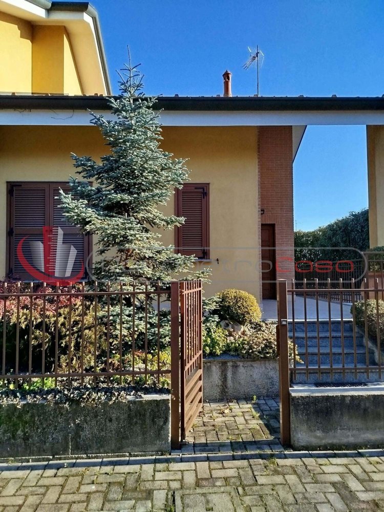 5 Schlafzimmer Villa in Paderno Dugnano, Italy, Nr. 336965