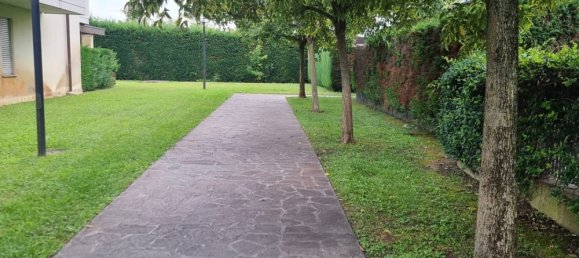 5 bedrooms Apartment in Selvazzano Dentro, Italy No. 327512 2