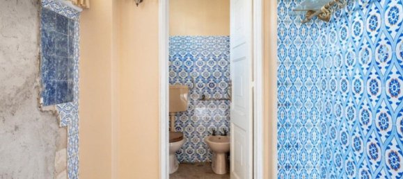 9 bedrooms House in Lisbon, Portugal No. 105140 22