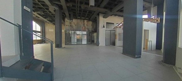 375m² Warehouse in Madrid, Spain No. 74472 3