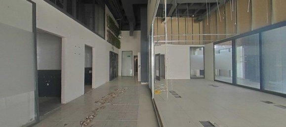 375m² Warehouse in Madrid, Spain No. 74472 8