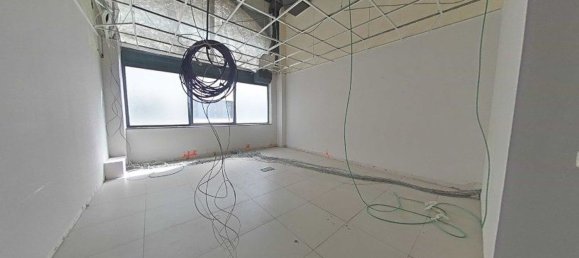 375m² Warehouse in Madrid, Spain No. 74472 20