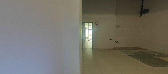 375m² Warehouse in Madrid, Spain No. 74472 29