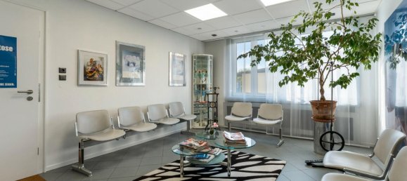 15-salle Bâtiment à Dusseldorf, Germany No. 324011 15