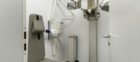 15-salle Bâtiment à Dusseldorf, Germany No. 324011 3