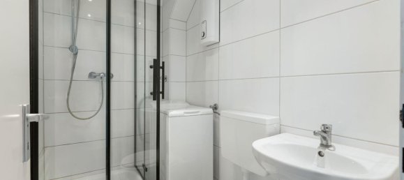 15-salle Bâtiment à Dusseldorf, Germany No. 324011 2